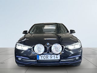 BMW 320D xDrive Steptronic Sport line S&V-hjul/Drag/Mvärm/Navi