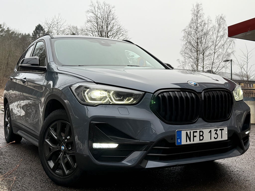BMW X1 xDrive25E 220HK Sport line Ledljus Drag Värm Kyeless 