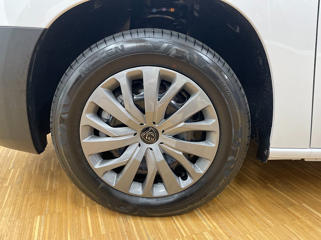 Bild på Peugeot Partner Plus 130hk Aut L2 - EDITION! SERVICE & VINTERHJUL INGÅR