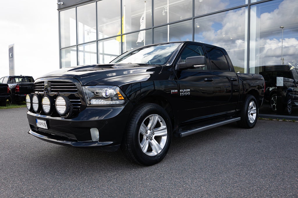 Dodge RAM 1500 Crew Cab 5.7 V8 HEMI Laramie Sport Rambox
