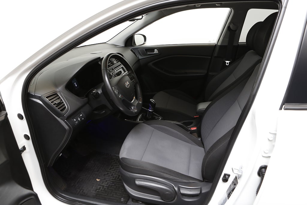 Hyundai i20 1,4 Premium 101hk 5D Panorama Kamera