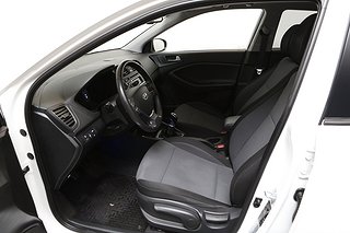 Halvkombi Hyundai i20 10 av 26