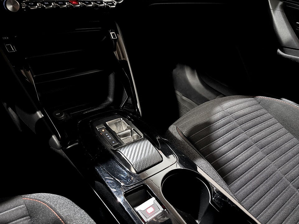 Bild på Peugeot E-2008 Active 136hk Aut - EN ÄGARE, FARTHÅLLARE