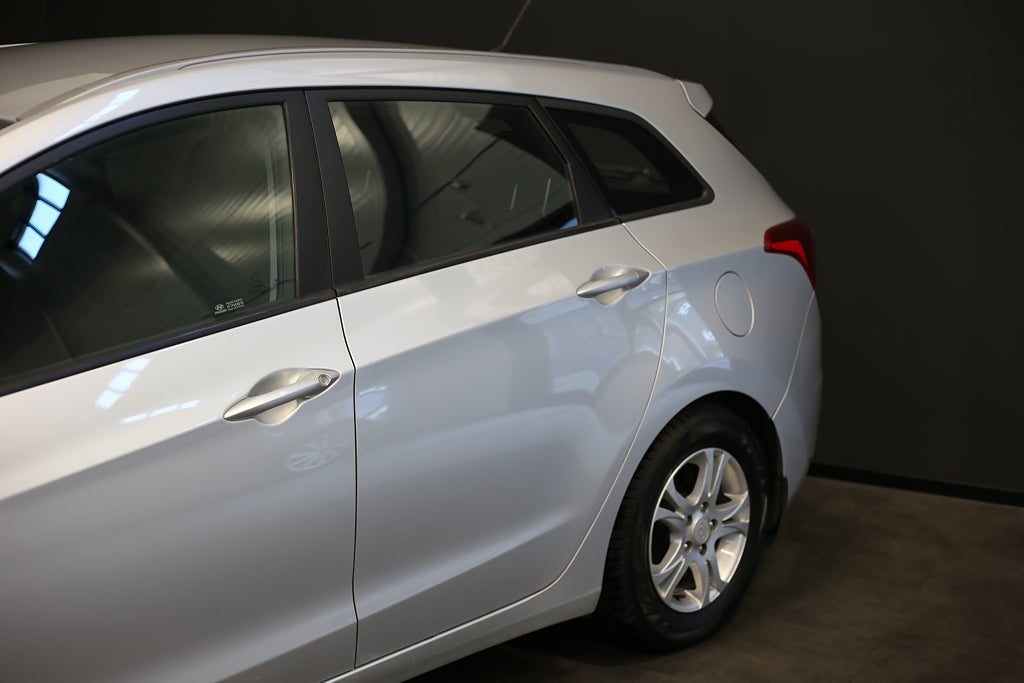 Hyundai i30 1.6 CRDi *3,99%*Business Rattvärme Drag 1 ägare