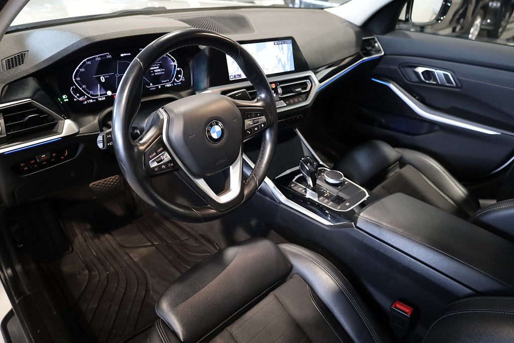 BMW 330e Sedan Steptronic Sport line Navi CarPlay Leasbar
