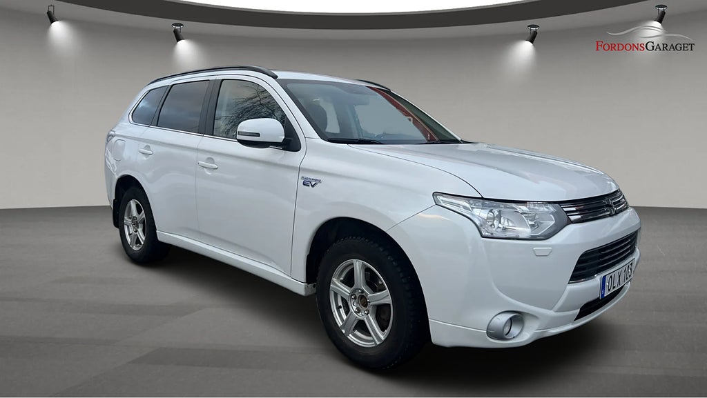 Mitsubishi Outlander PHEV CVT BUSSINES EURO 5  FULLUTRUSTAD NYSERVAD 203HK 