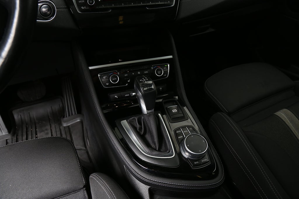 BMW 225xe Active Tourer Sport line 224hk Aut AWD HuD Navi Pano 2017