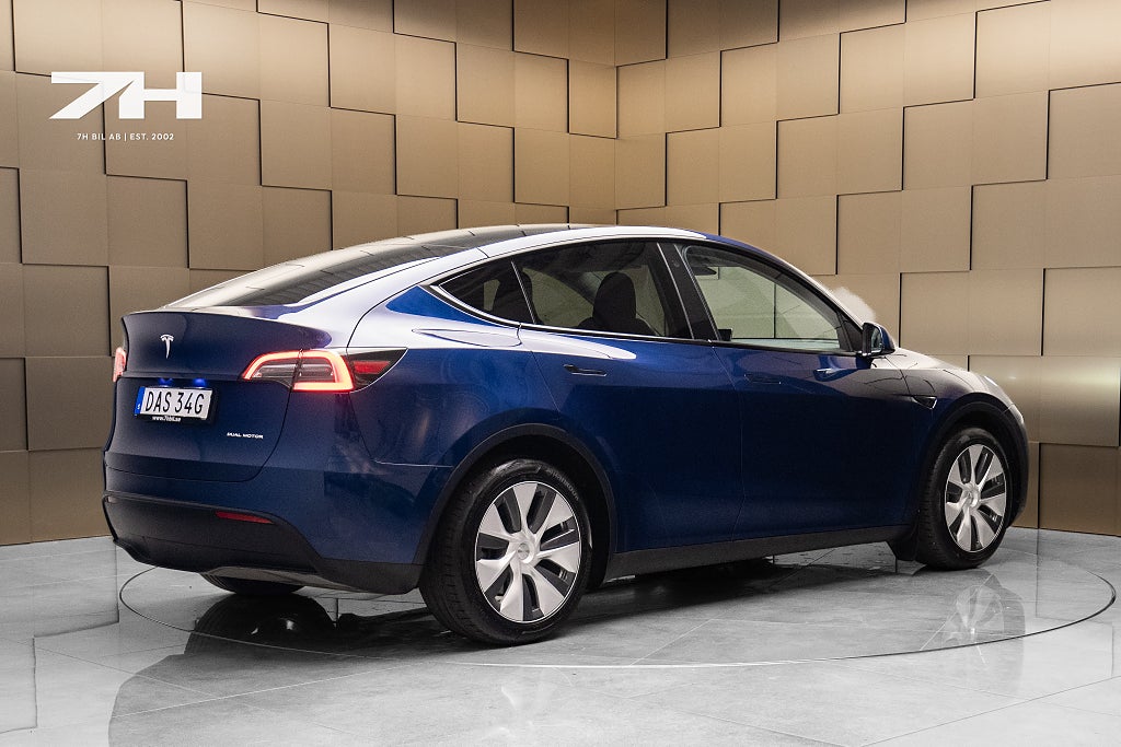 Tesla Model Y Long Range AWD Long Range  360° Pano / Autopilot / Moms