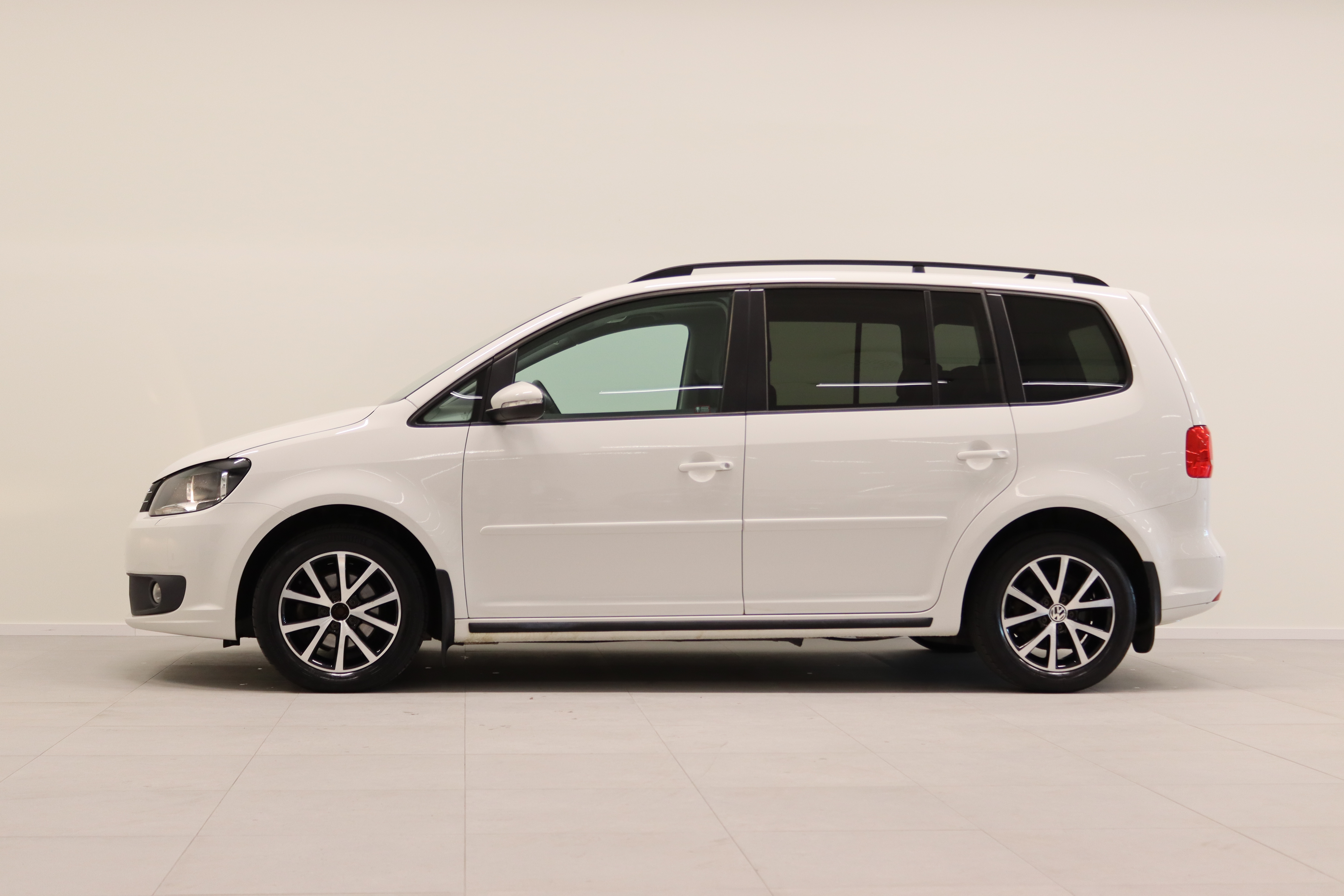 Volkswagen Touran 1.6 TDI, bild 2/18