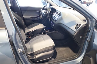 Halvkombi Hyundai i20 11 av 20