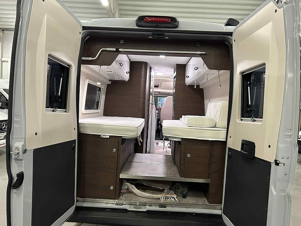 Karmann-Mobil Davis 620 /Solcell/Långbädd/Litium/B-kort/Van - Karmann-Mobil