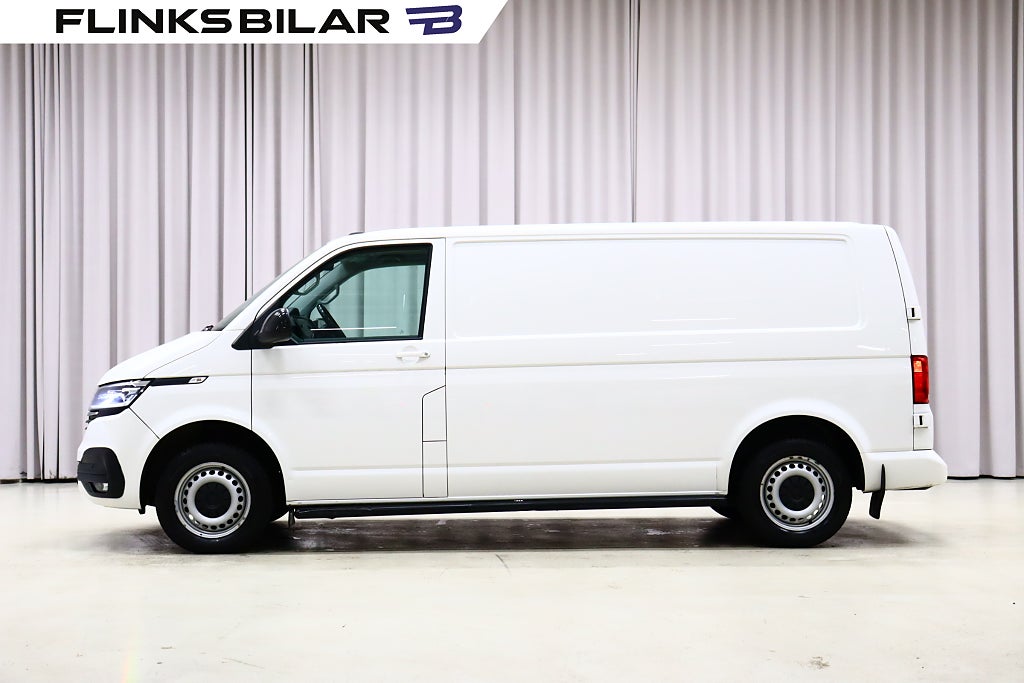 Volkswagen Transporter DSG 150HK L2|LED|Drag|Värmare|Momsbil