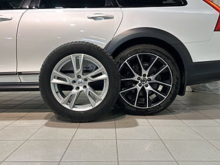 Volvo V90 Cross Country D4 AWD Inscription Drag Pvärm CarPlay S/V-hjul – bild 19