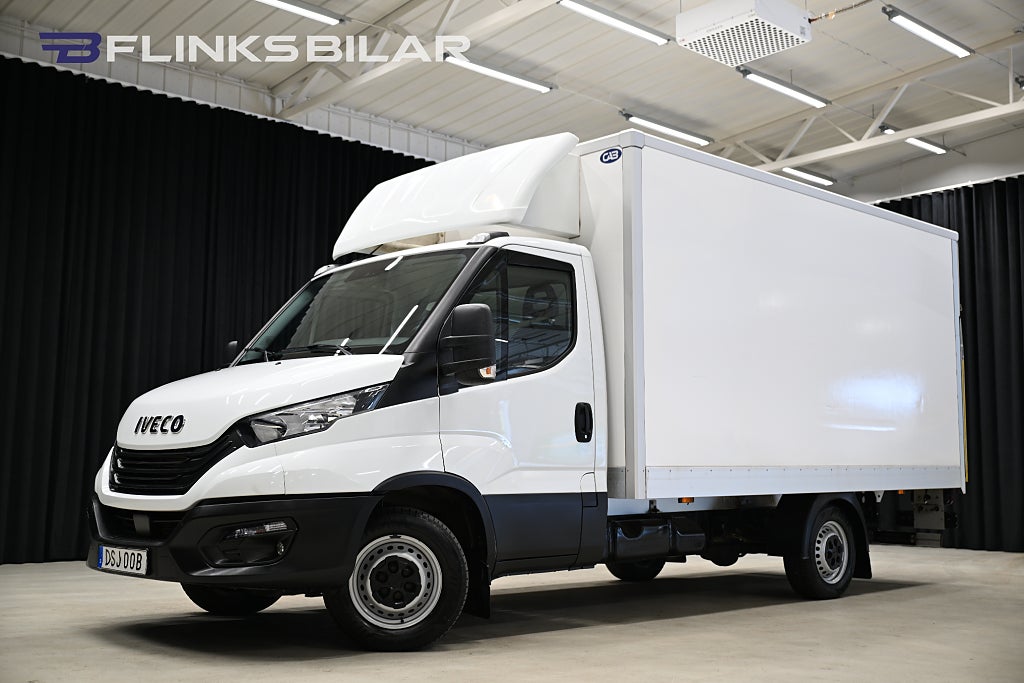 Iveco Daily 136HK Automat|Volymskåp|Bg-Lyft|Sidodörr|Backkamera