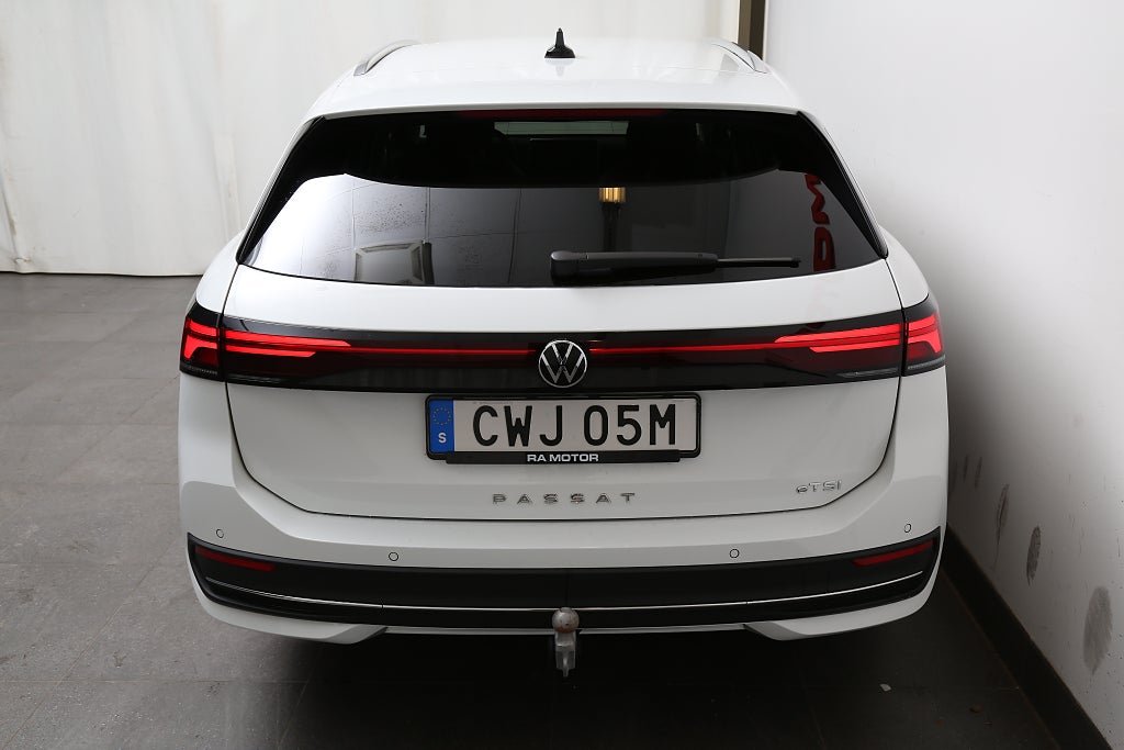 Volkswagen Passat Sportscombi 1,5 eTSI Business Värmare Drag 2025