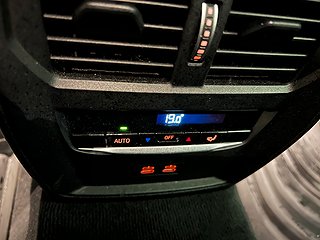 BMW 320 d xDrive Touring Aut Navi/D-värm/Drag/Keyless/S&V