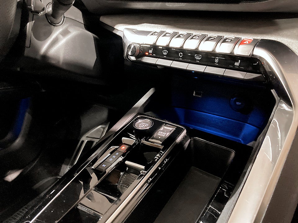 Bild på Peugeot 5008 GT Black Pack 1.2 PT Aut 7-SITS B-KAMERA CARPLAY 130hk