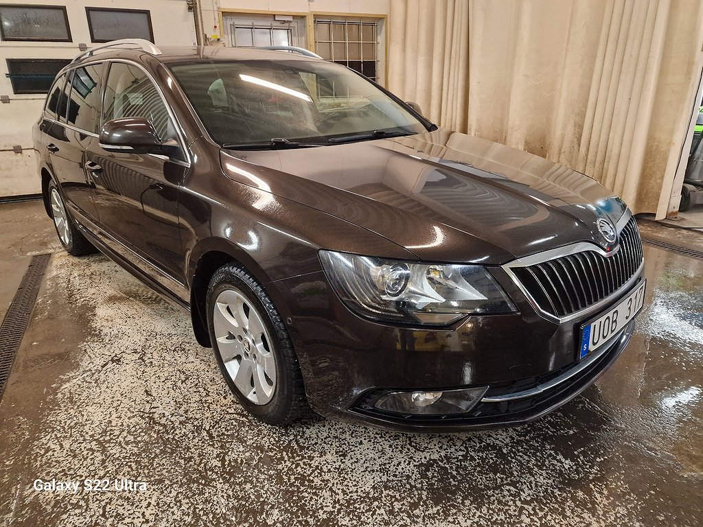 Skoda Superb Kombi 2.0 TDI 4x4 Elegance Euro 5 Nykamrem