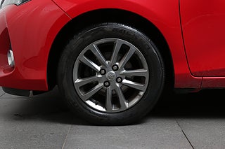 Halvkombi Toyota Yaris 8 av 24