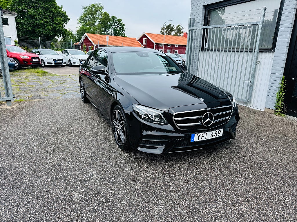 Mercedes-Benz E 220 d 9G-TRONIC AMG LINE / WIDESCREEN / 360 KAMERA
