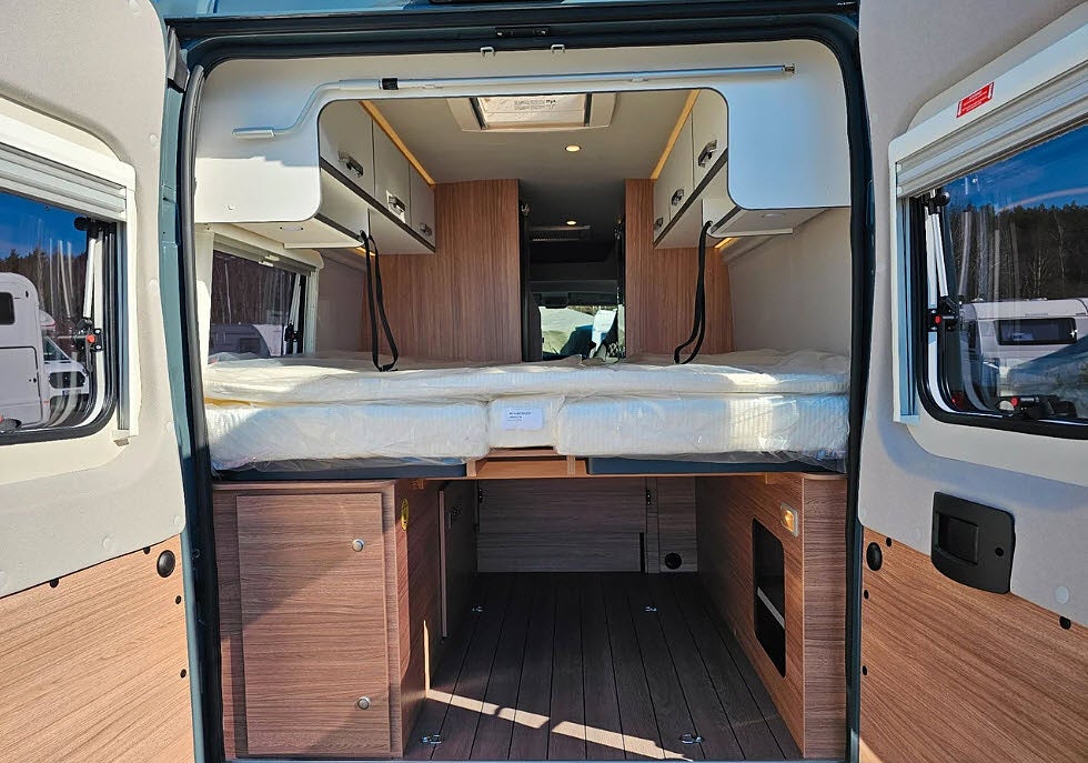 Weinsberg 630  Carabus ME Edition Fire , automat,  långbädd thumbnail