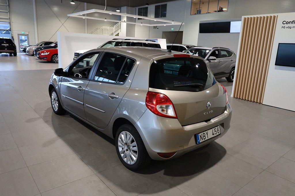 Renault Clio 1,2 75hk 5-dörrars Motorvärmare Nybesiktad 2013