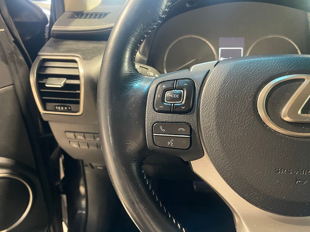 Lexus NX 300h AWD 2.5 AWD| BUSINESS | PREMIUM | LÄDER 2016