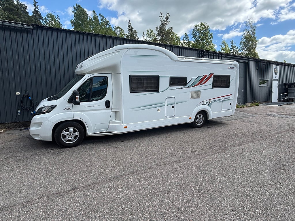 Kabe TM X 780 LB Hyd-Stödben / Långbädd / Solcell / Dragkrok