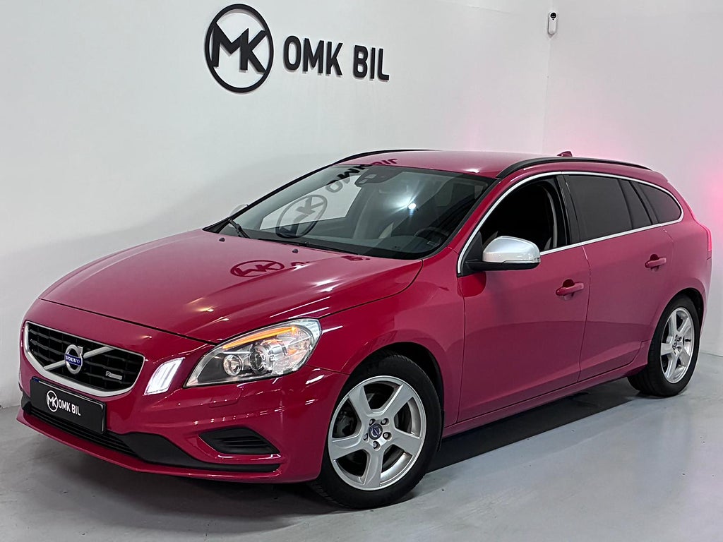 Volvo V60 T4 R-Design/ NY Bes /Ny Servad