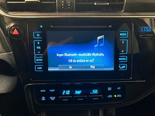 Toyota Auris Touring Sports Plus Kamera Mvärm Drag S/V-hjul