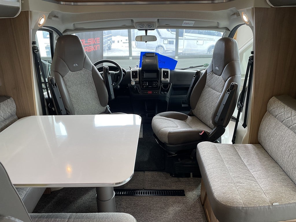 Adria Matrix Plus 670 SL / Automat 150hk / Solcell / Dragkrok / ALDE / - Adria