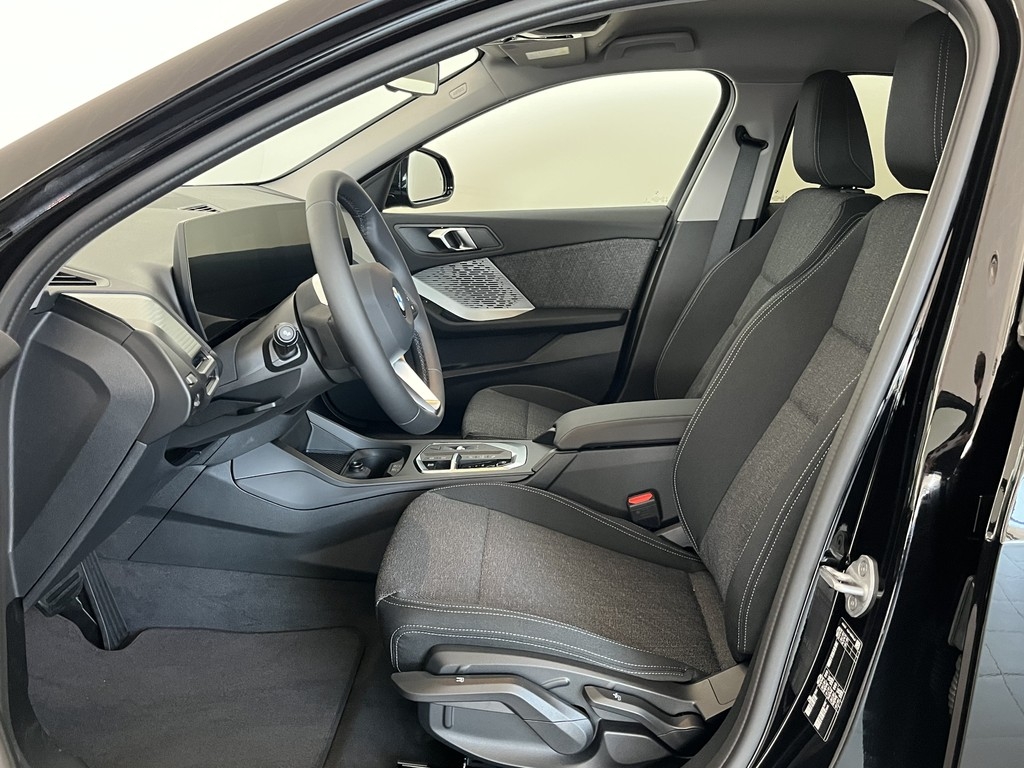 BMW 120 2026, bild 5/10