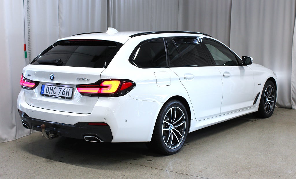 BMW 530e xDrive 292HK, M Sport, Cognac, Drag, Kamera, S&V-hjul