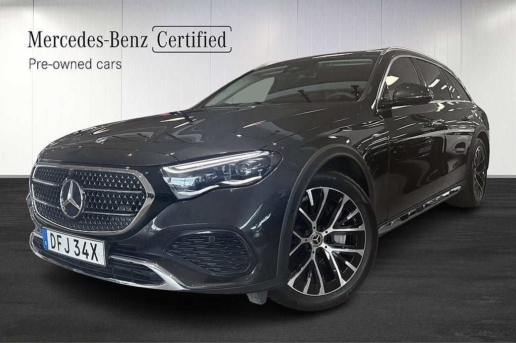 Mercedes-Benz E 300 de 4-Matic All-Terrain Drag Burmester 360 kamera