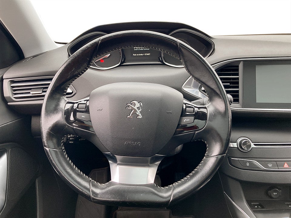 Bild på Peugeot 308 sw Allure 2.0 BHDi 150hk Aut PANO DRAG