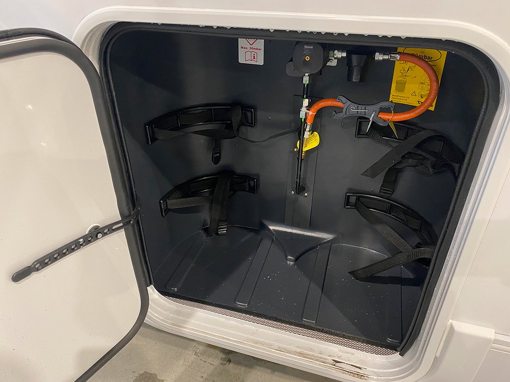 Adria Coral 670 DL Plus  3500 kg / Face to Face / Aut 140hk - Adria