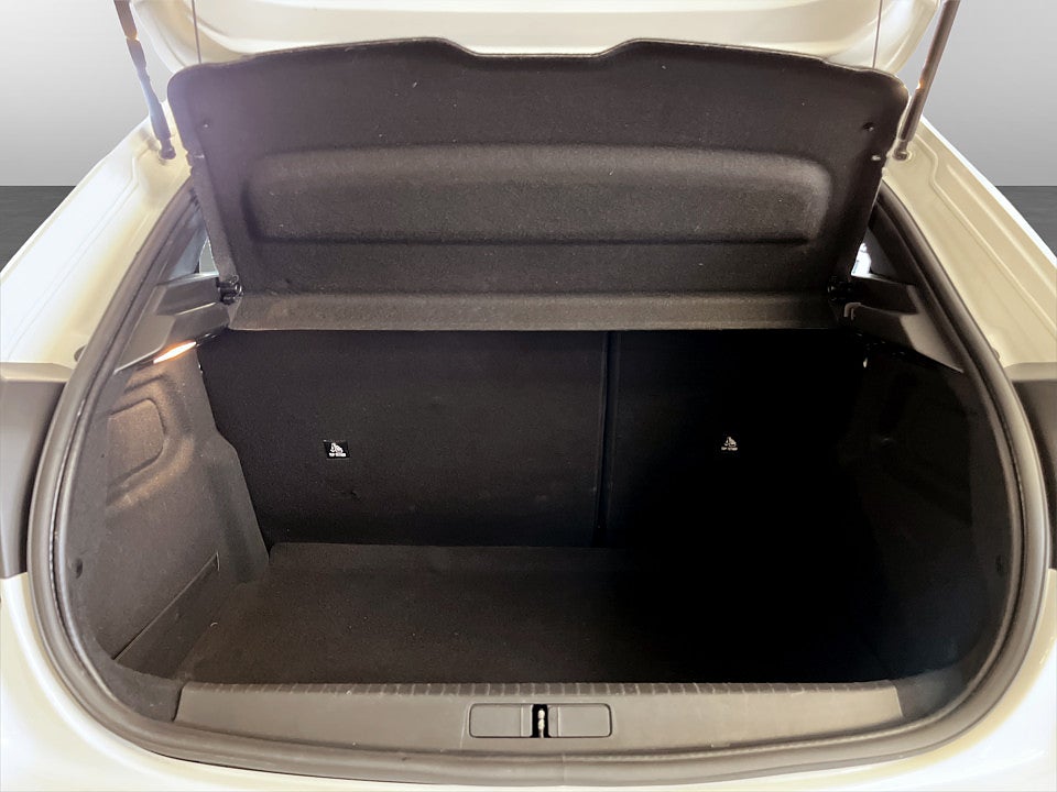 Bild på Peugeot E-208 Active Pack 50kWh 136hk Aut CARPLAY P-SENSORER