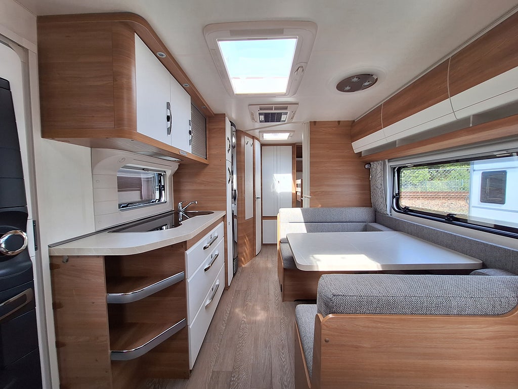 Hobby De Luxe 545 KMF Barnkammare, AC, Mover, Nytt Tält