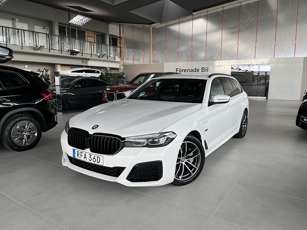 BMW 530e xDrive Touring M Sport Drag HiFi Rattvärme Park Assist 