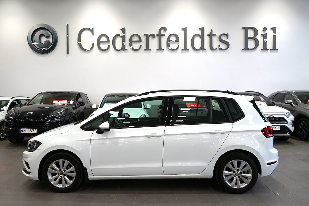 Volkswagen Golf Sportsvan 1.0T Nyserv Nybes V-hjul PDC Välskött Euro 6