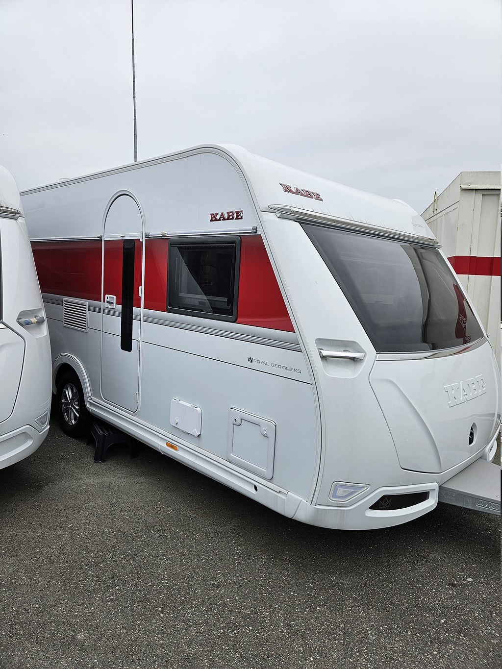 Kabe ROYAL 560 GLE KS