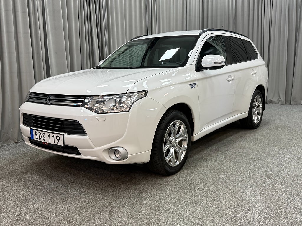 Mitsubishi Outlander PHEV 203HK Business AWD Aut Drag/Backkamera/Nyservad