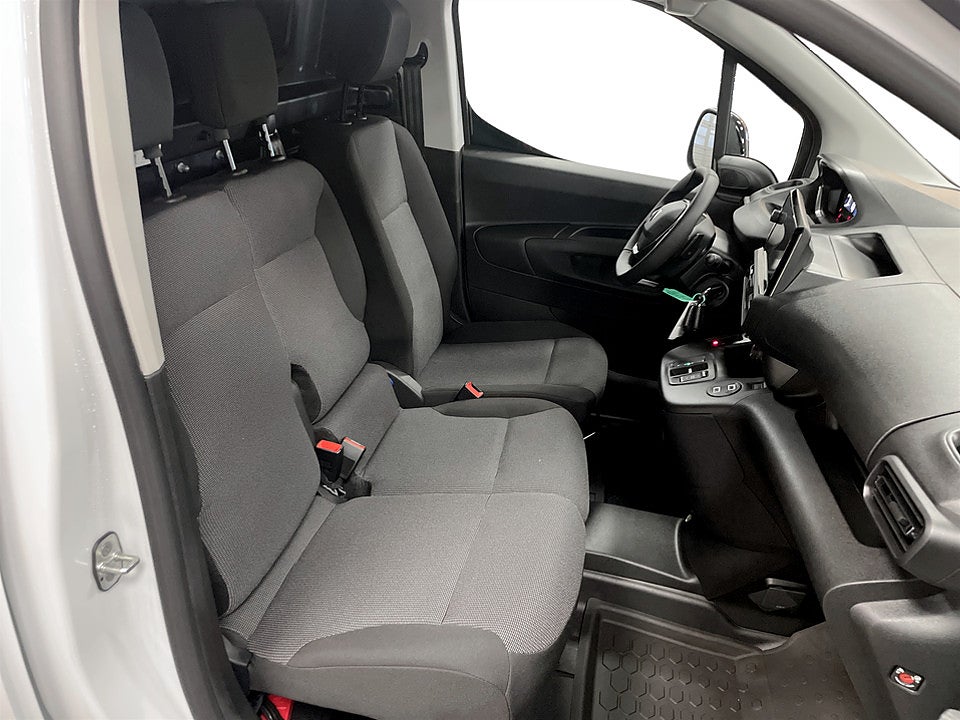 Bild på Peugeot Partner 130hk Aut L2 - EDITION! SERVICE & VINTERHJUL INGÅR!