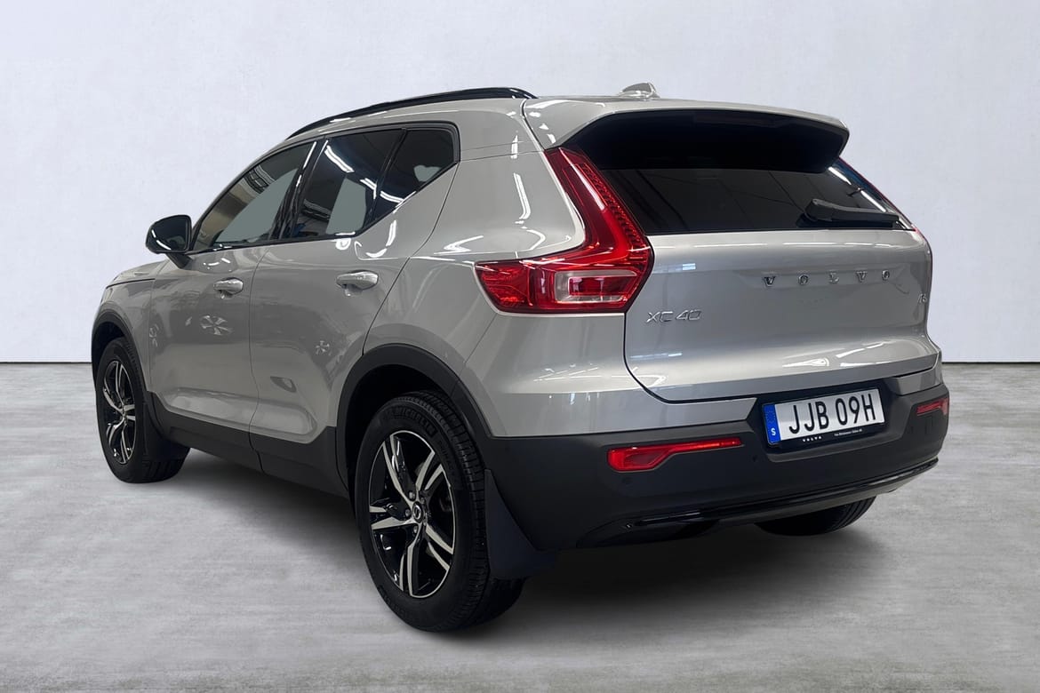 Volvo XC40 B3 FWD Bensin Plus Dark 2025, bild 4/10