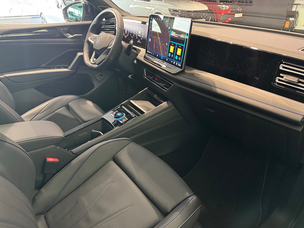 Volkswagen Tiguan 2.0 TDI 4Motion R-Line Panorama Harman Kardon Värmare - bild 6