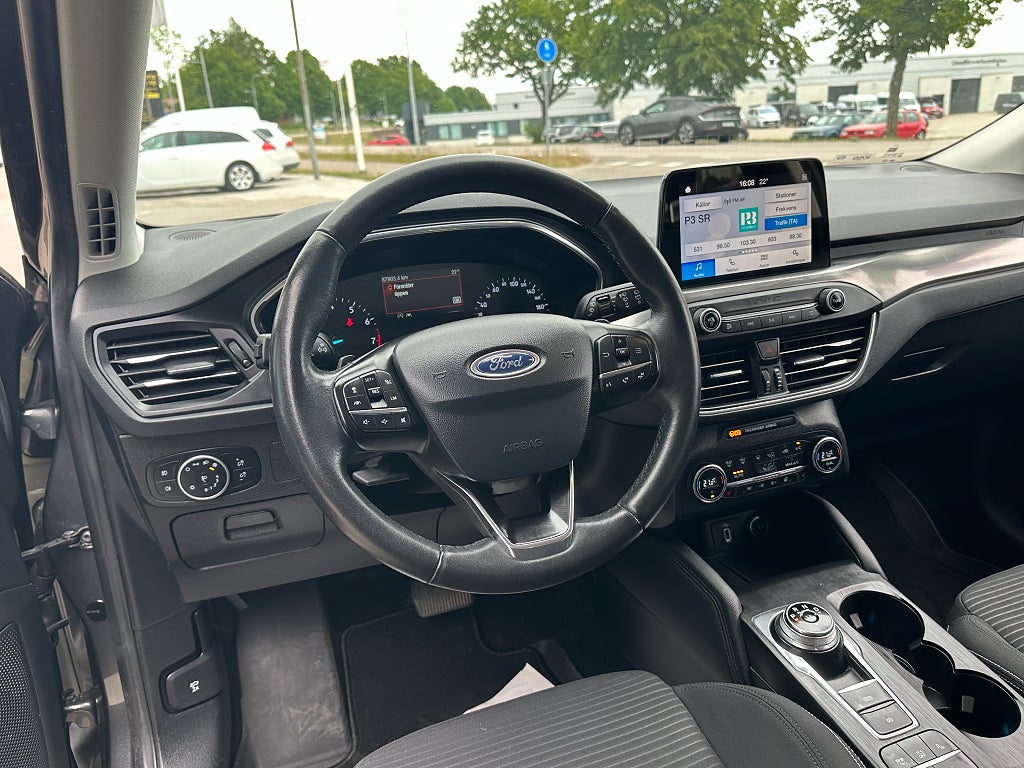 Ford Focus Kombi 1.0 EcoBoost Titanium Launch