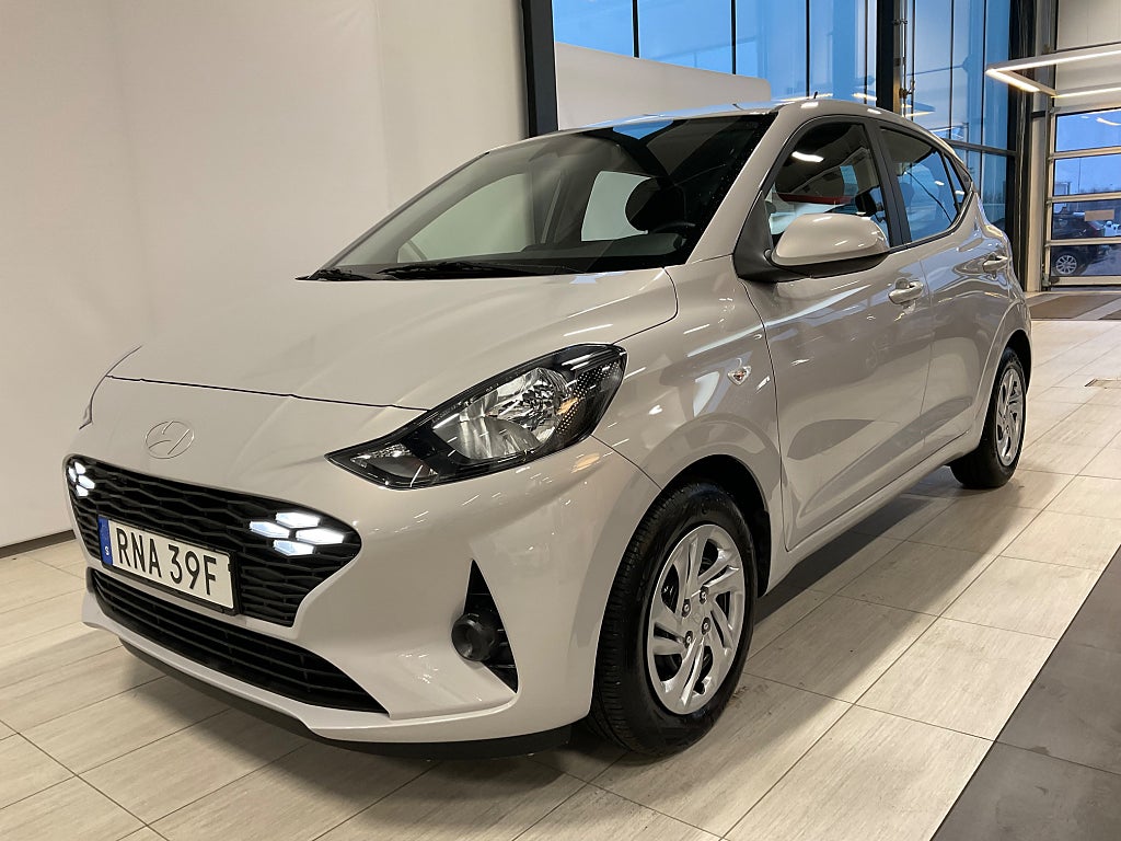 Hyundai i10 1,0 67hk ESSENTIAL Rattvärme Farthållare 1 Ägare 