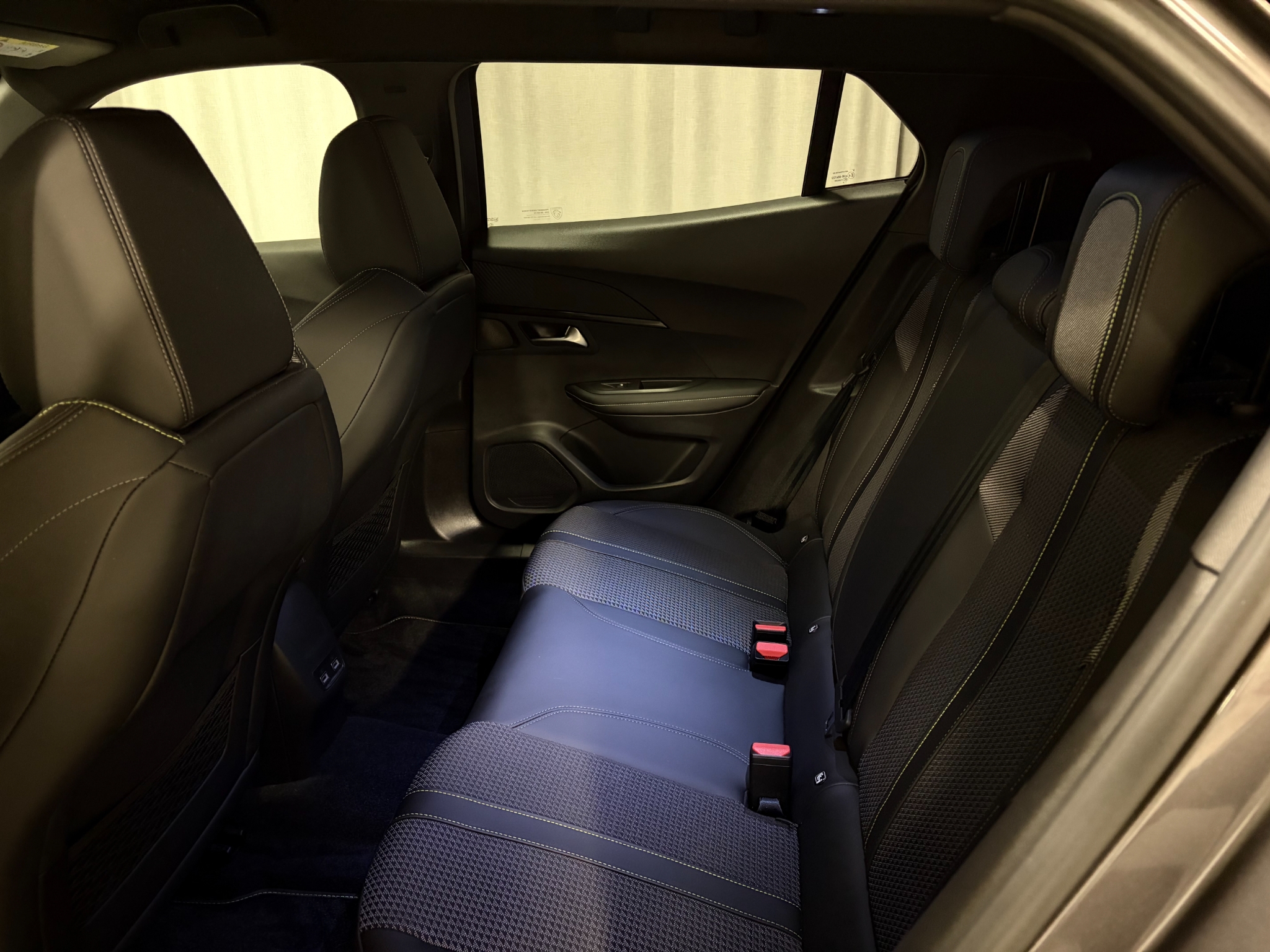 Peugeot 2008 GT PureTech 130 AUT 2023, bild 6/10