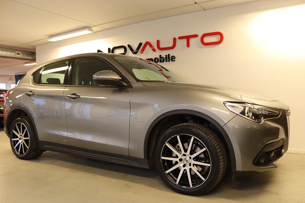 Alfa Romeo Stelvio 2.2 JTD Q4 210HK / Super / Kamera / 7200Mil 