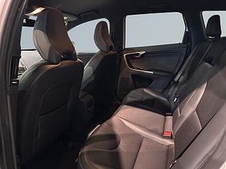 Volvo XC60 D4 AWD Classic Dvärm Kamera Rattvärme GPS Drag S/V-hjul